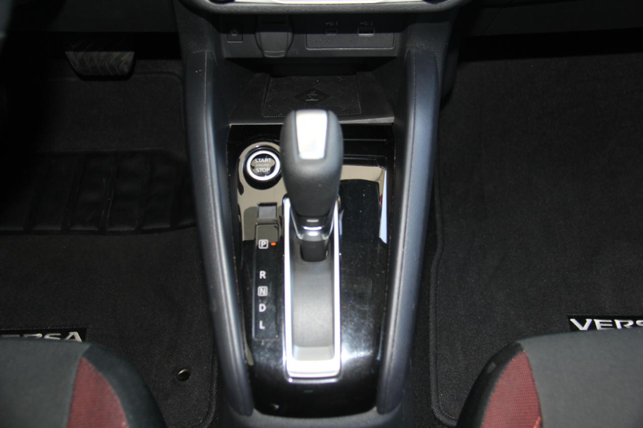 Nissan Versa SR 2024