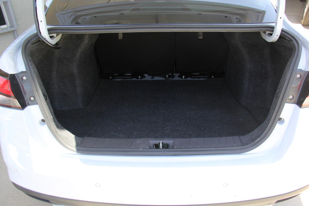 Nissan Versa SR 2024