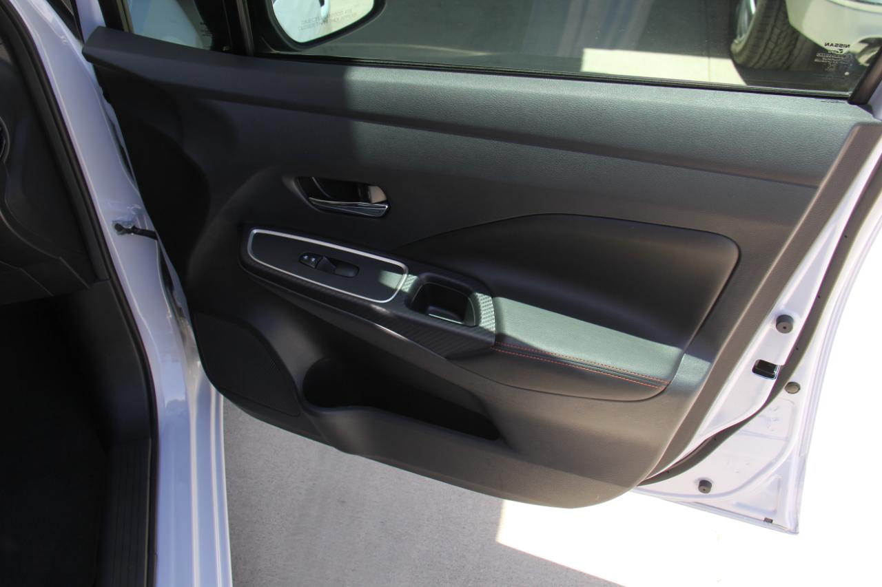 Nissan Versa SR 2024