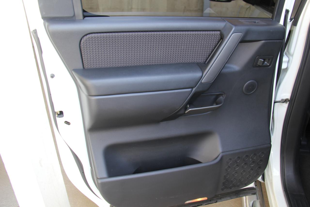 Nissan Titan SE Crew Cab 4WD 2008