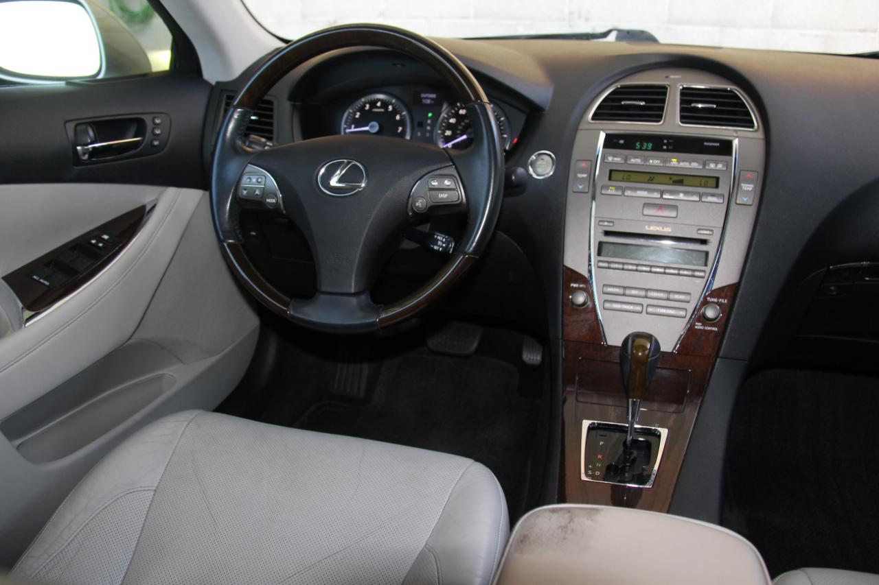 Lexus ES 350 Sedan 2012