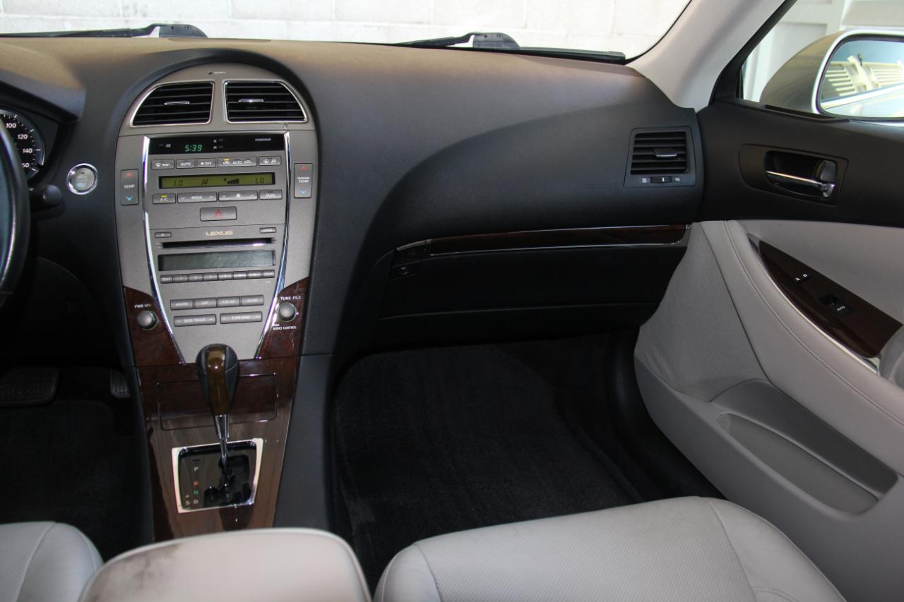 Lexus ES 350 Sedan 2012