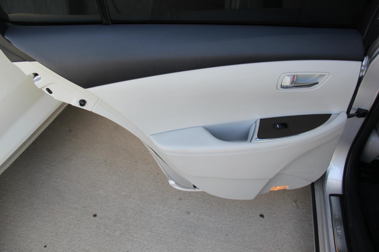 Lexus ES 350 Sedan 2012