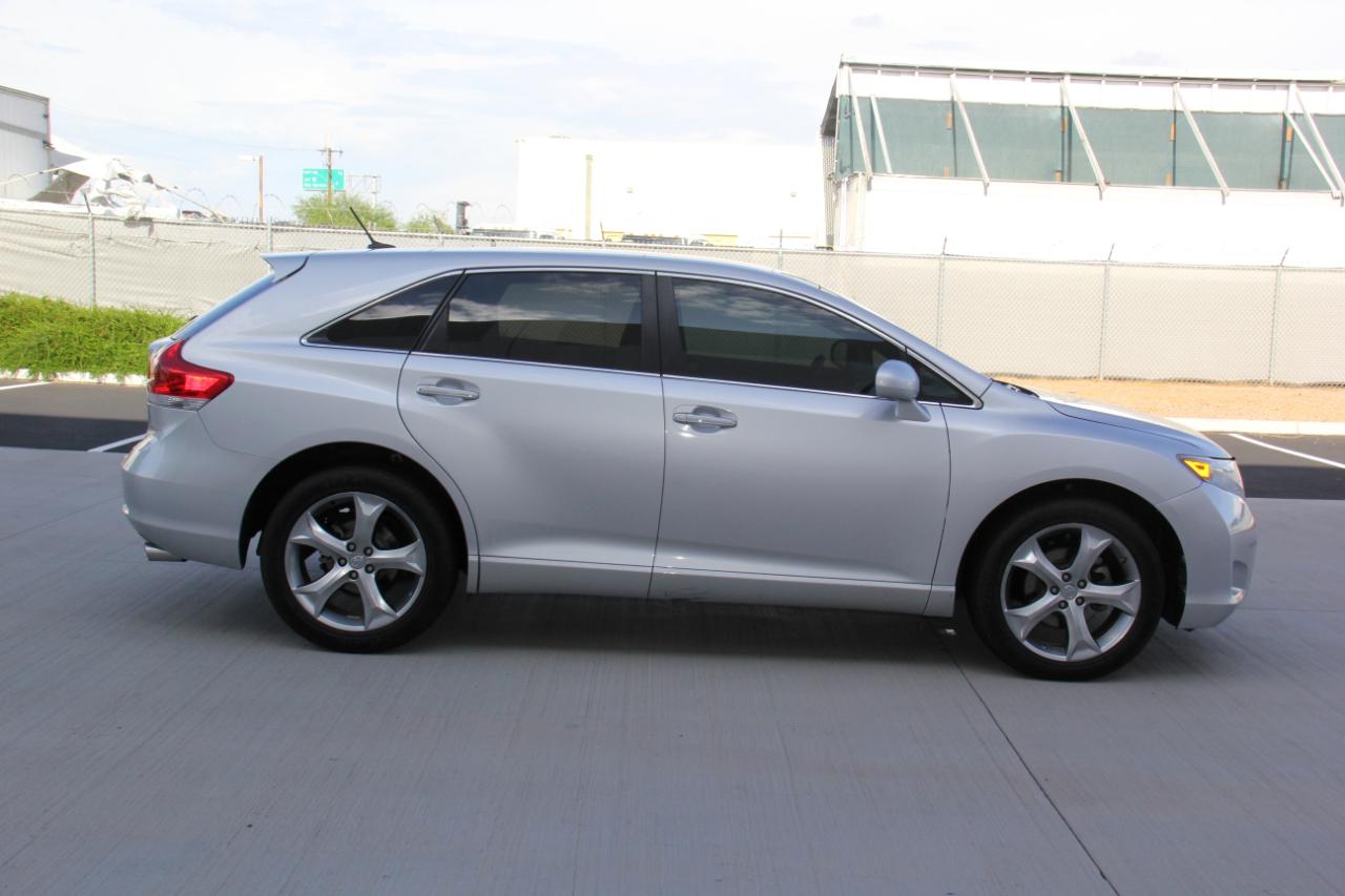 Toyota Venza FWD V6 2011