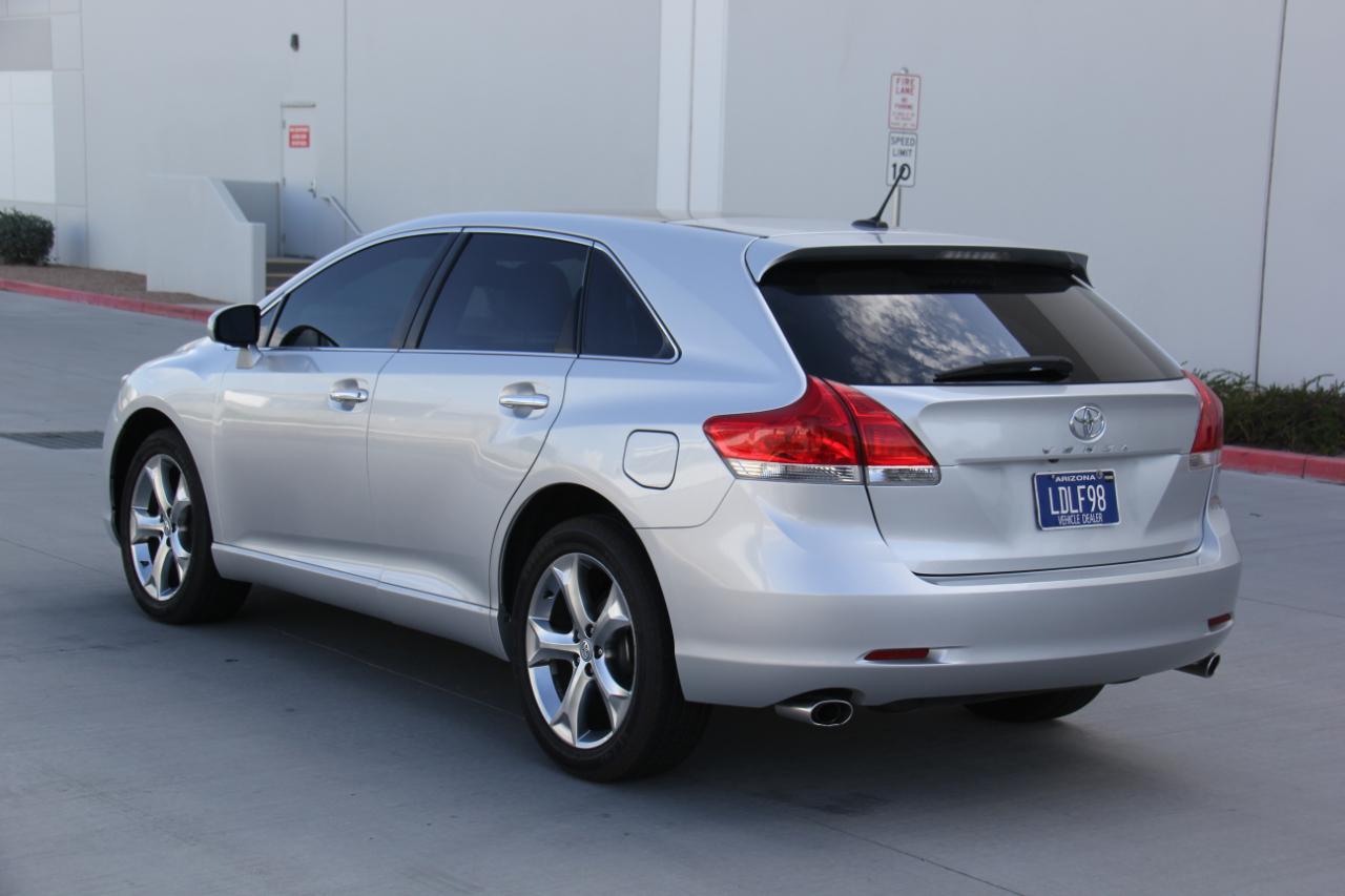 Toyota Venza FWD V6 2011