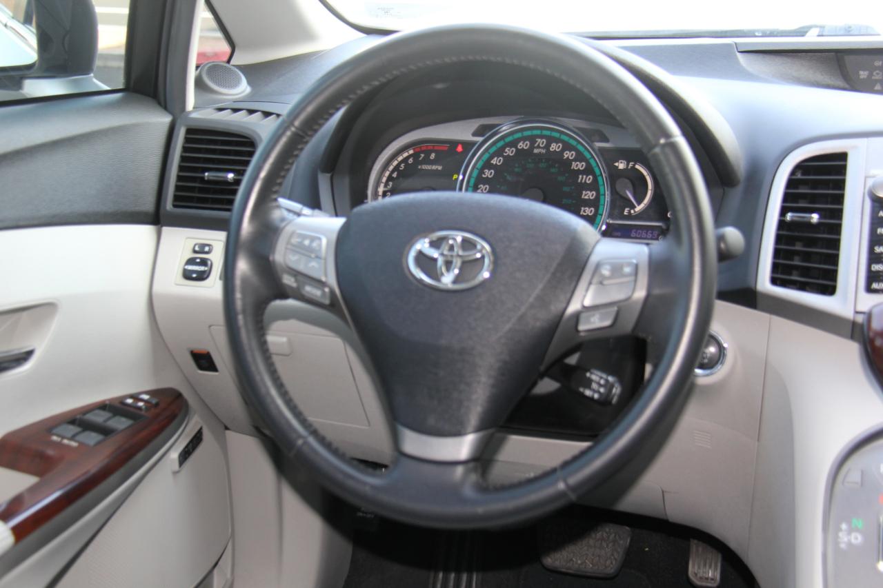 Toyota Venza FWD V6 2011