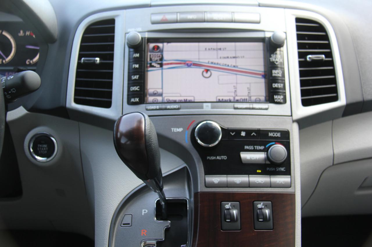 Toyota Venza FWD V6 2011