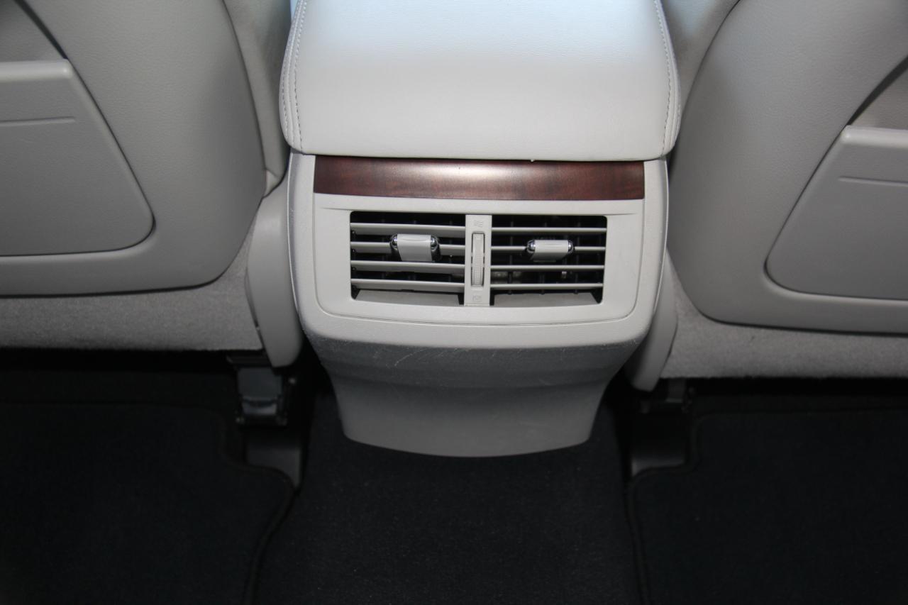Toyota Venza FWD V6 2011