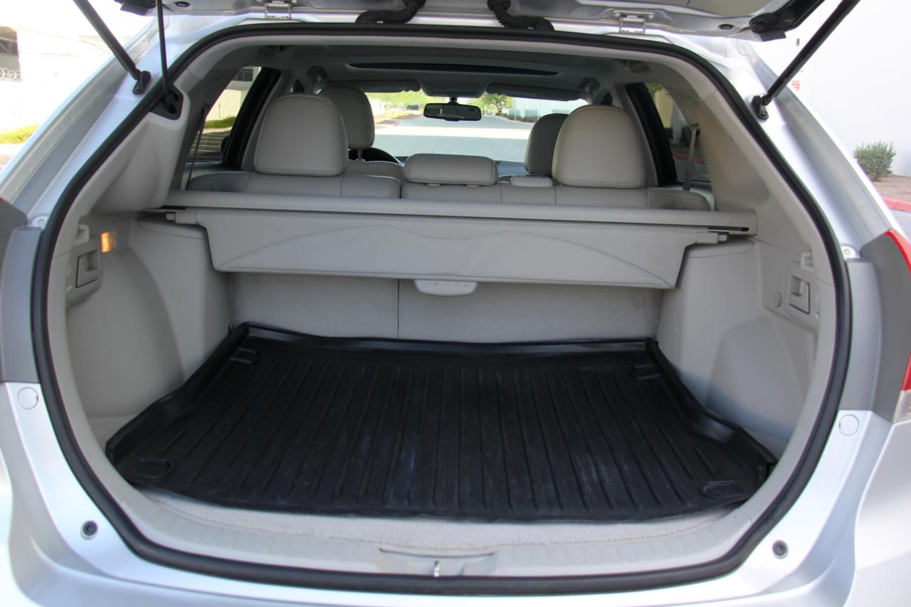 Toyota Venza FWD V6 2011