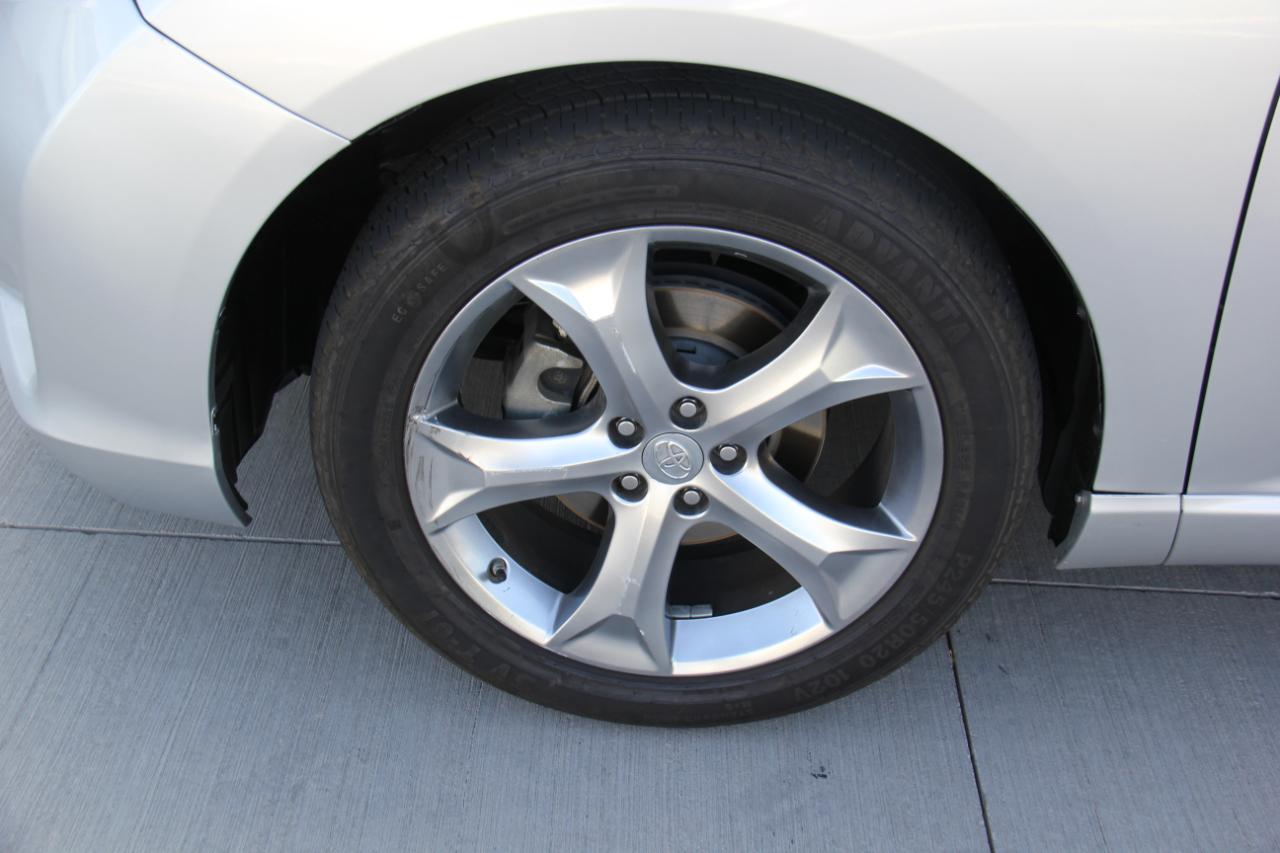 Toyota Venza FWD V6 2011