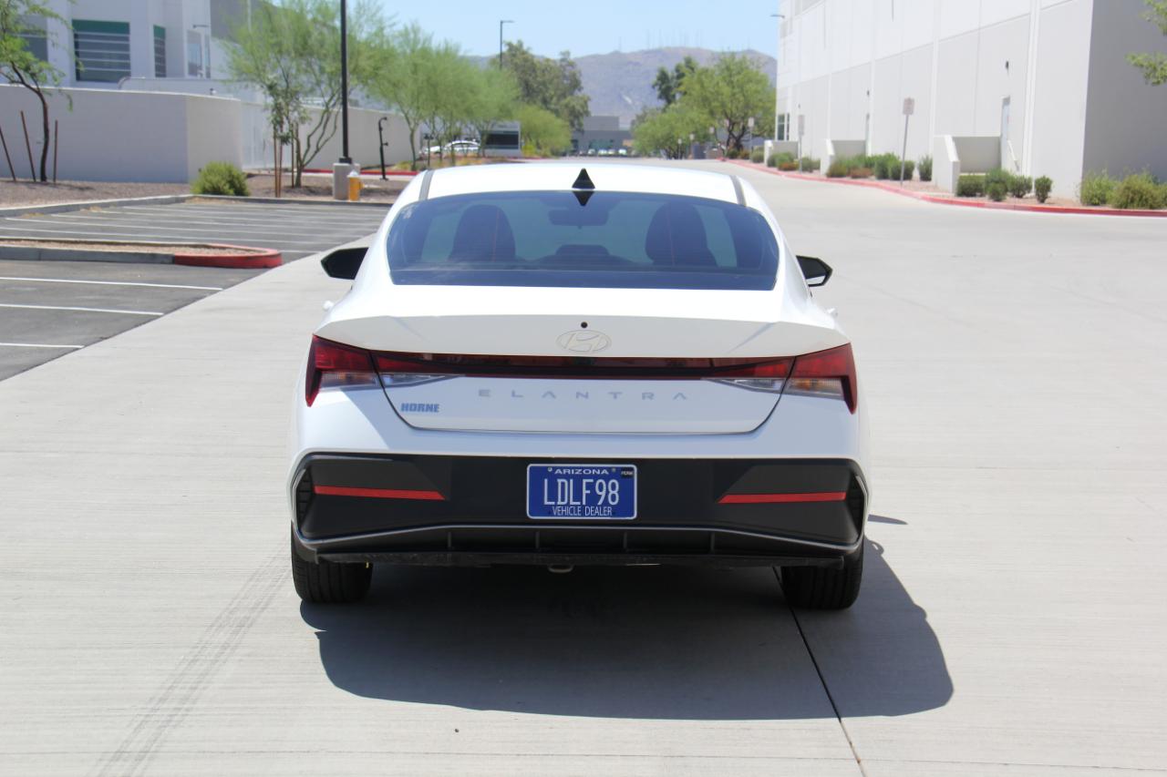 Hyundai Elantra SEL 2024
