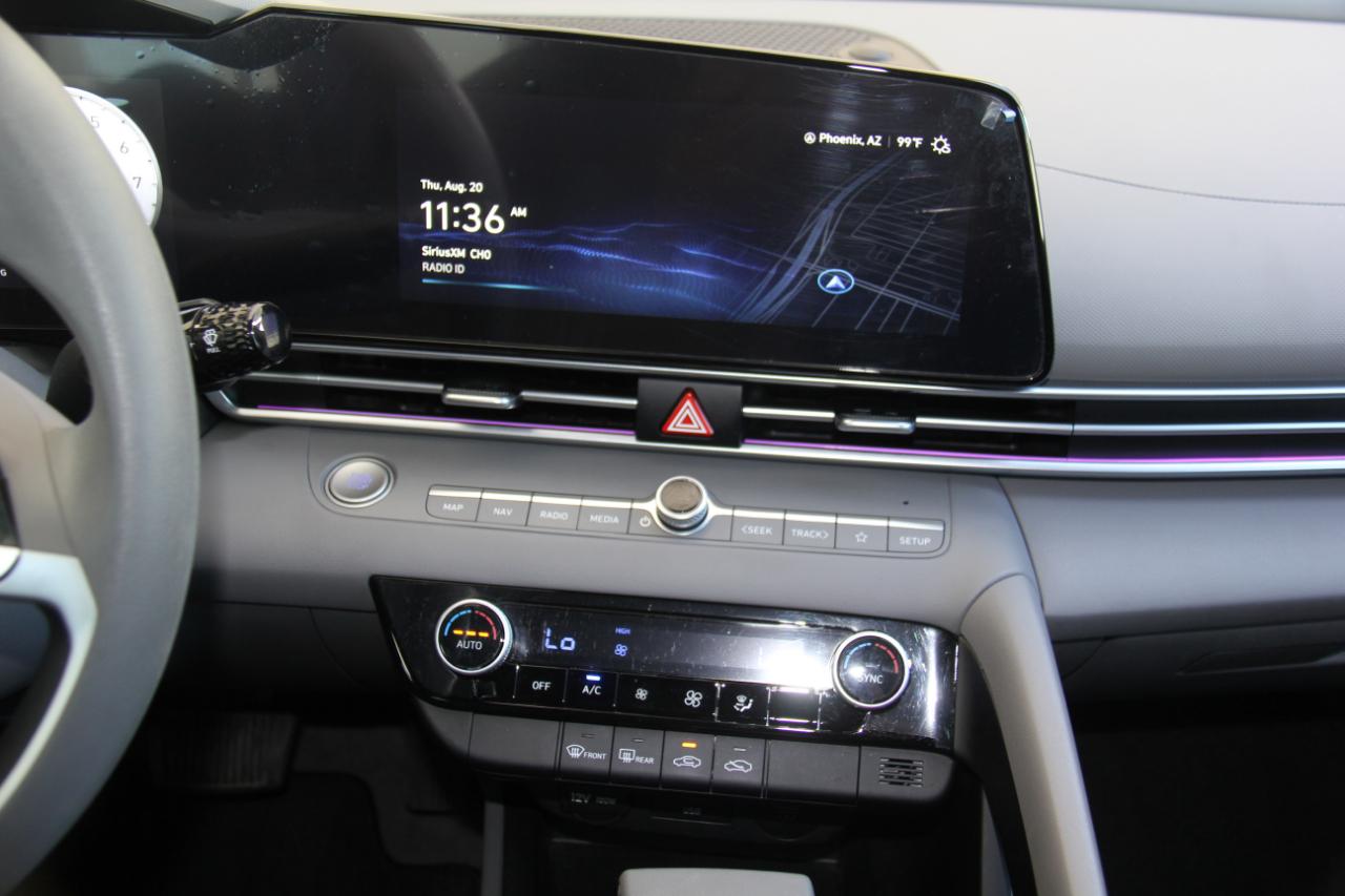 Hyundai Elantra SEL 2024