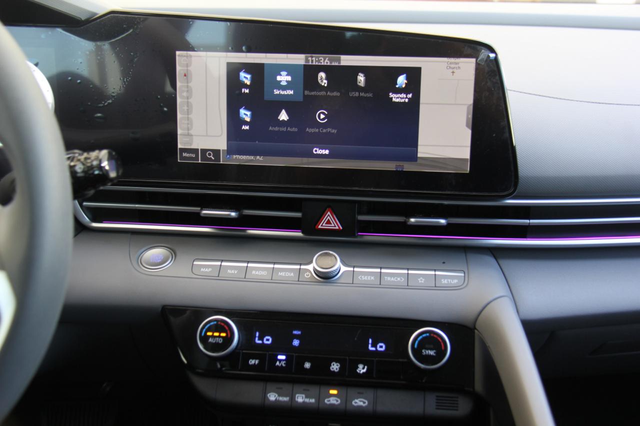 Hyundai Elantra SEL 2024