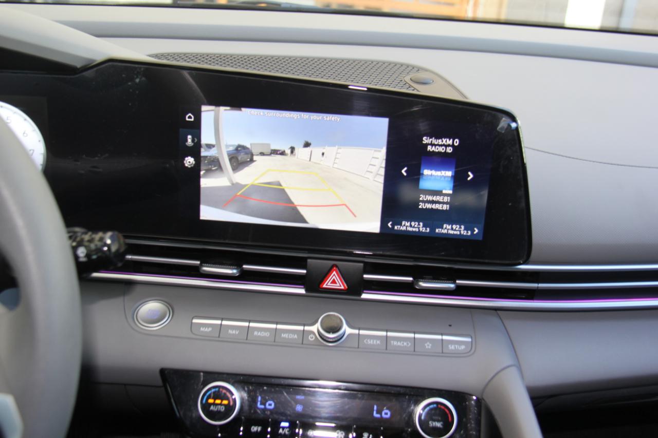 Hyundai Elantra SEL 2024
