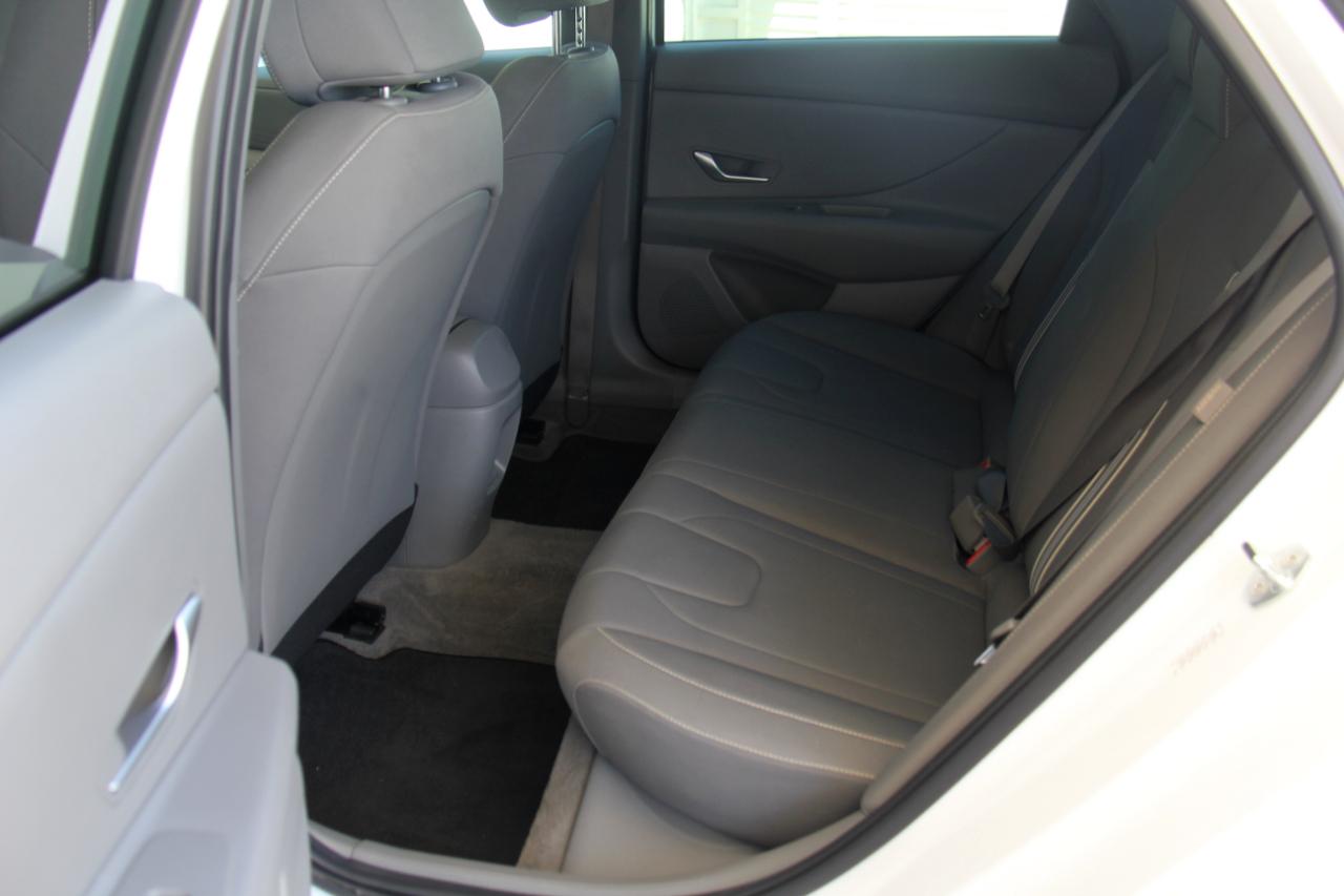 Hyundai Elantra SEL 2024