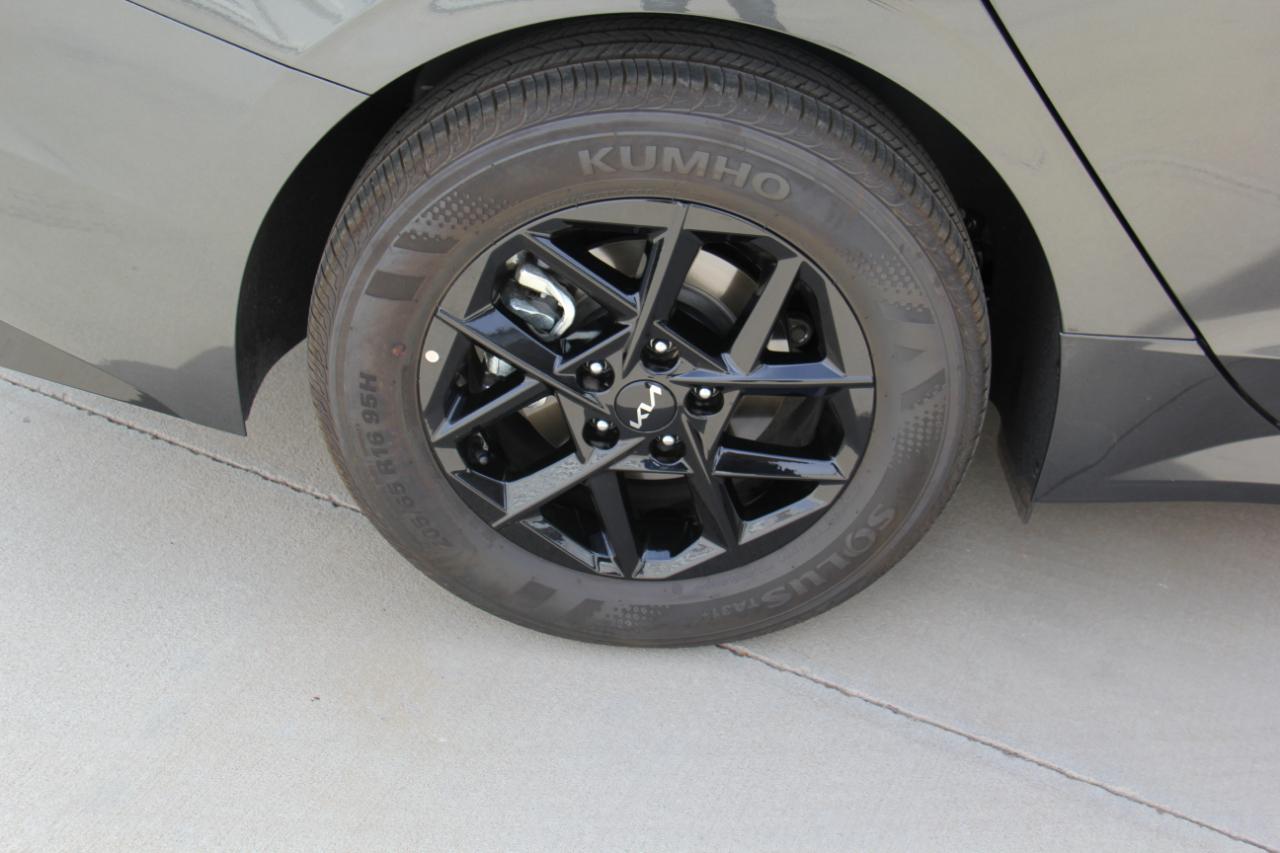 Kia K5 LXS 2026