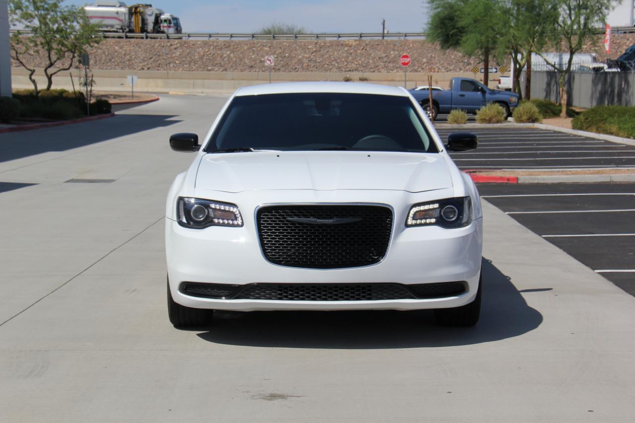 Chrysler 300 Touring 2023
