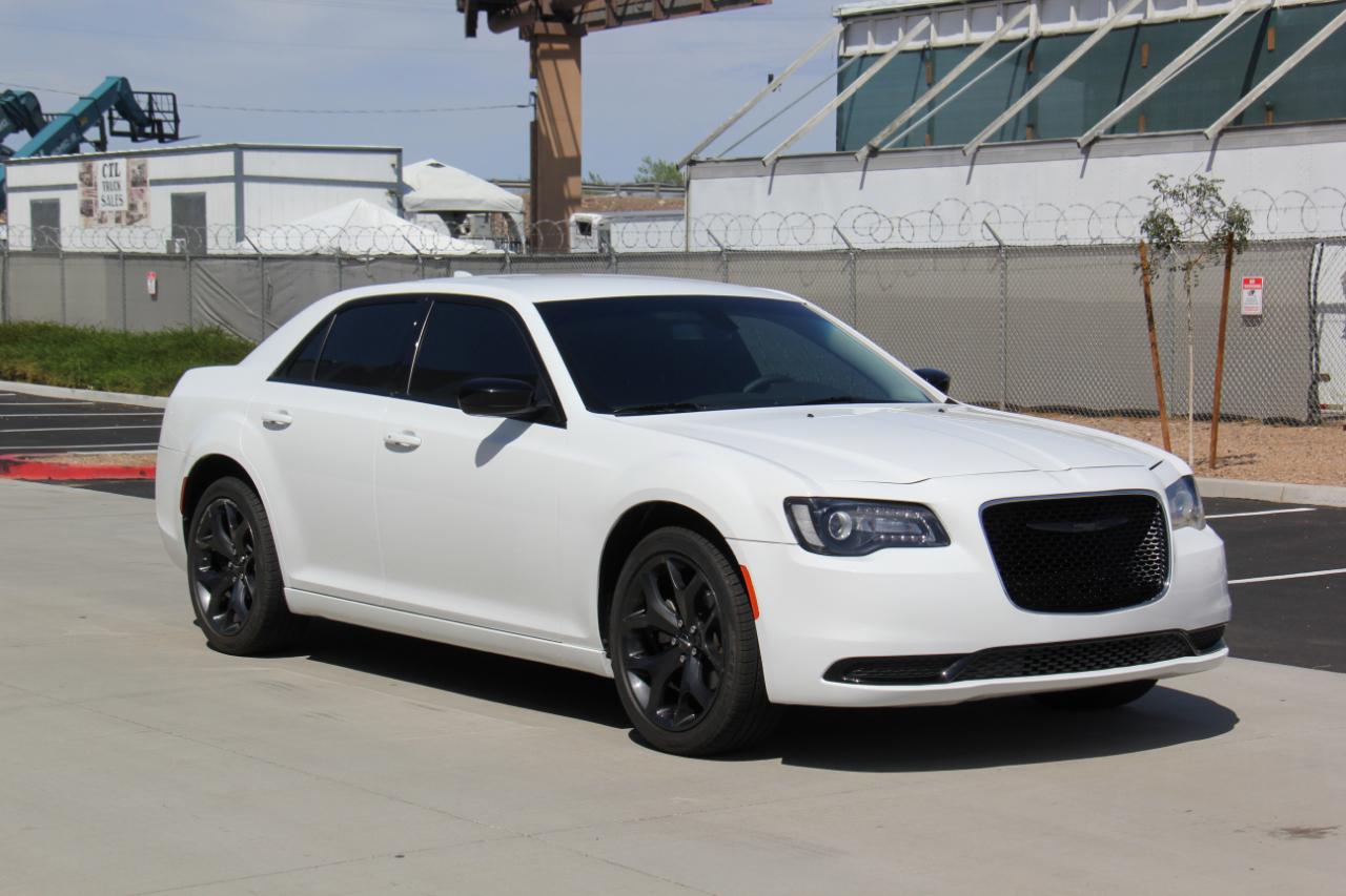 Chrysler 300 Touring 2023