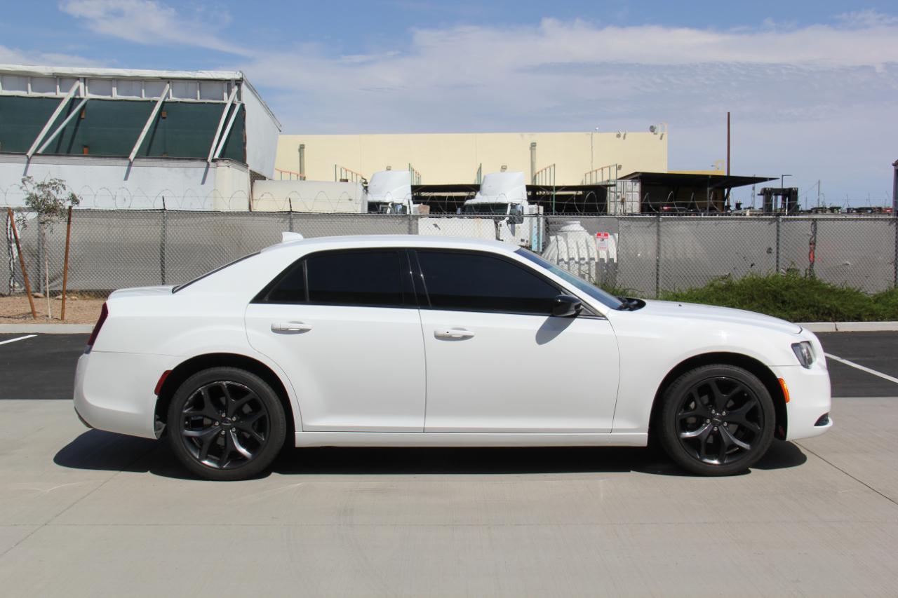 Chrysler 300 Touring 2023
