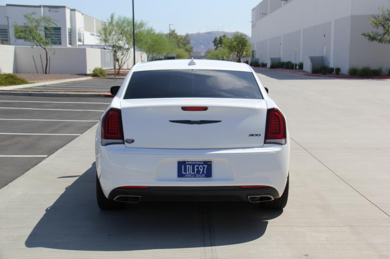 Chrysler 300 Touring 2023