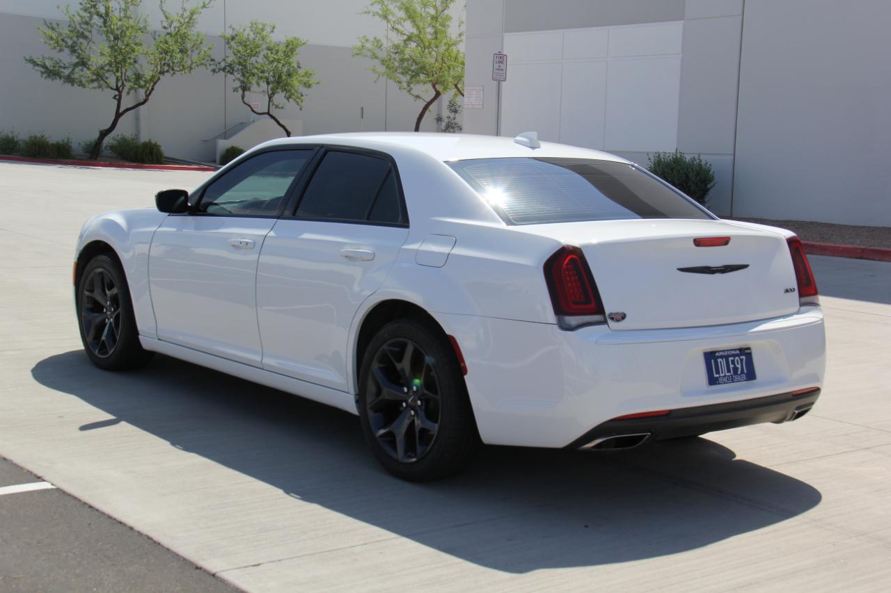 Chrysler 300 Touring 2023