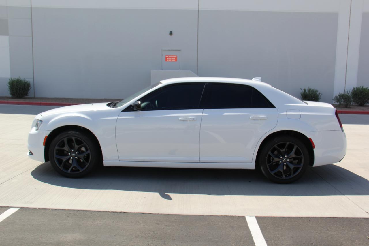 Chrysler 300 Touring 2023