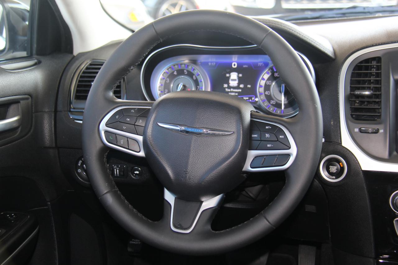 Chrysler 300 Touring 2023