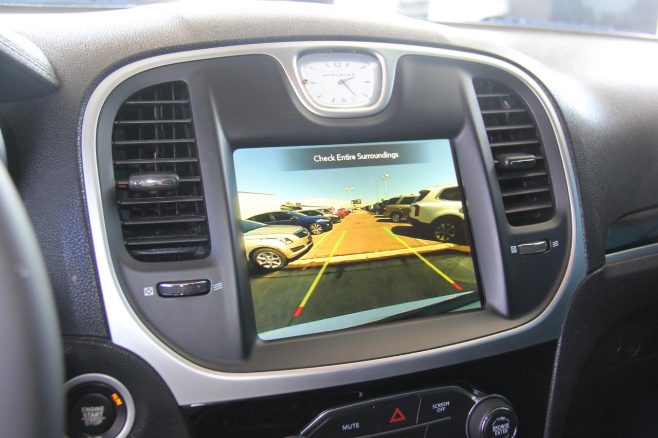 Chrysler 300 Touring 2023