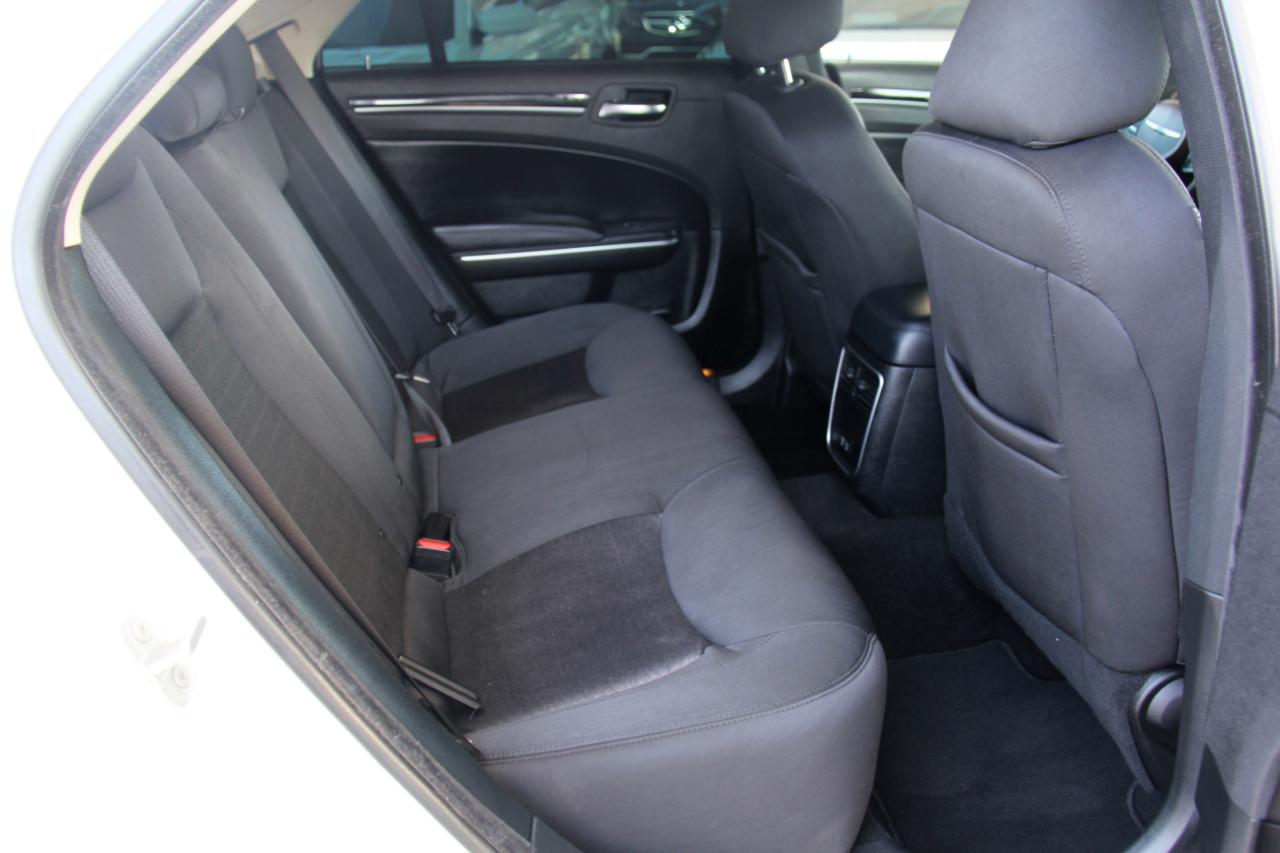 Chrysler 300 Touring 2023