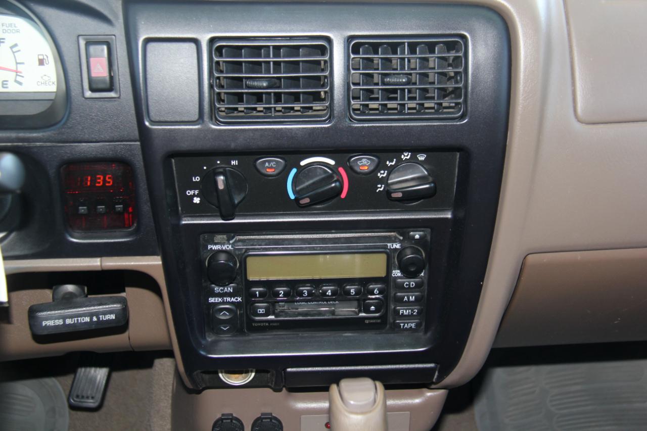 Toyota Tacoma PreRunner Double Cab V6 2WD 2003