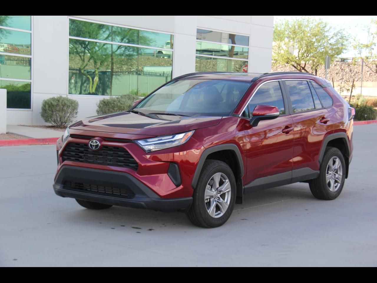 Toyota RAV4 XLE 2025
