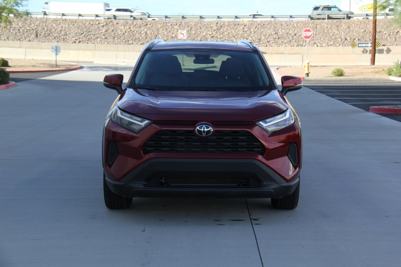 Toyota RAV4 XLE 2025