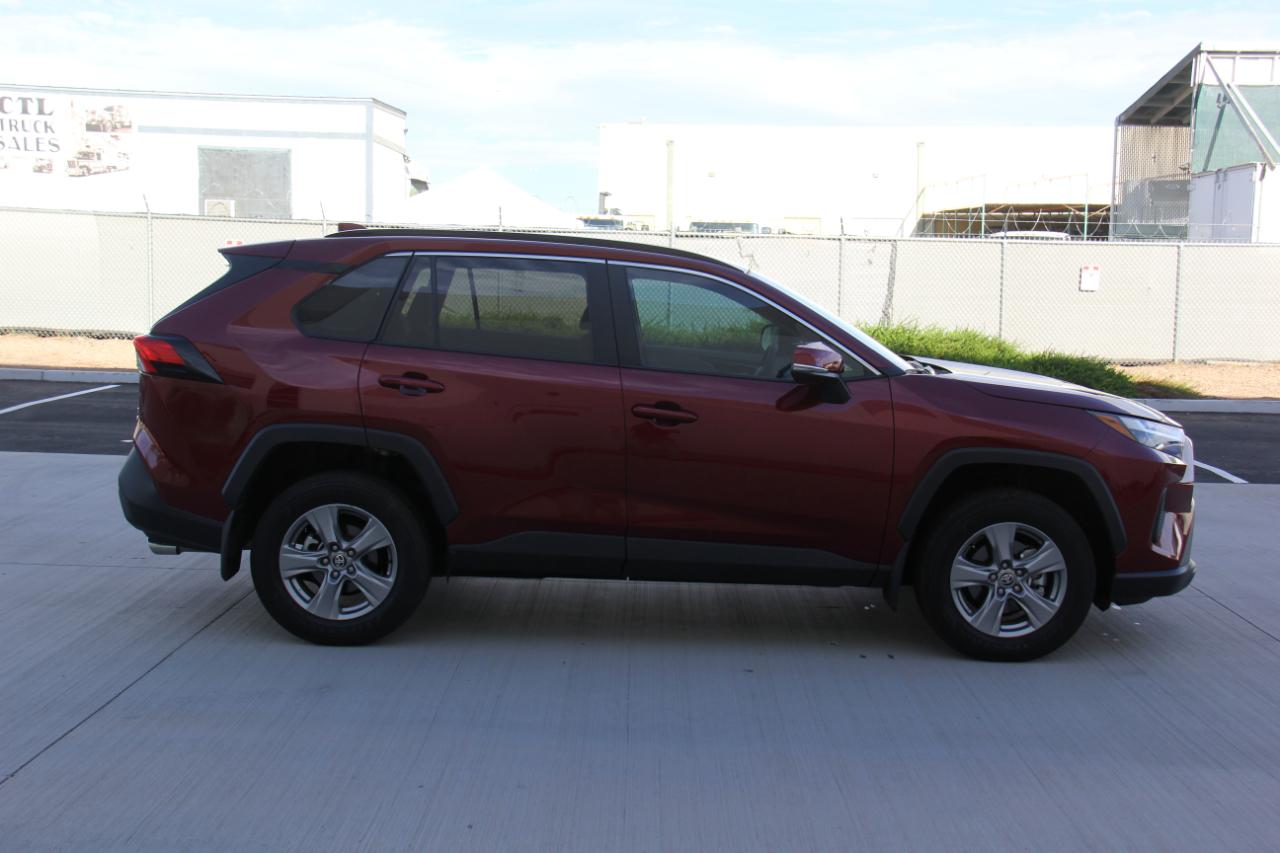 Toyota RAV4 XLE 2025
