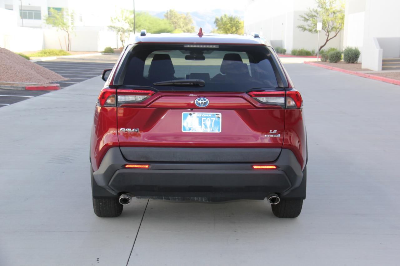 Toyota RAV4 XLE 2025