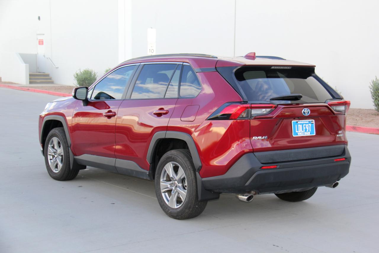 Toyota RAV4 XLE 2025