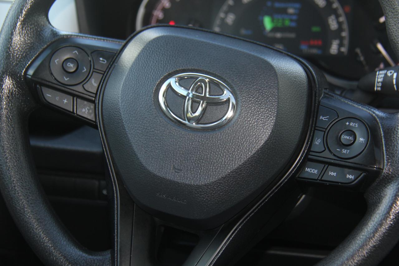 Toyota RAV4 XLE 2025