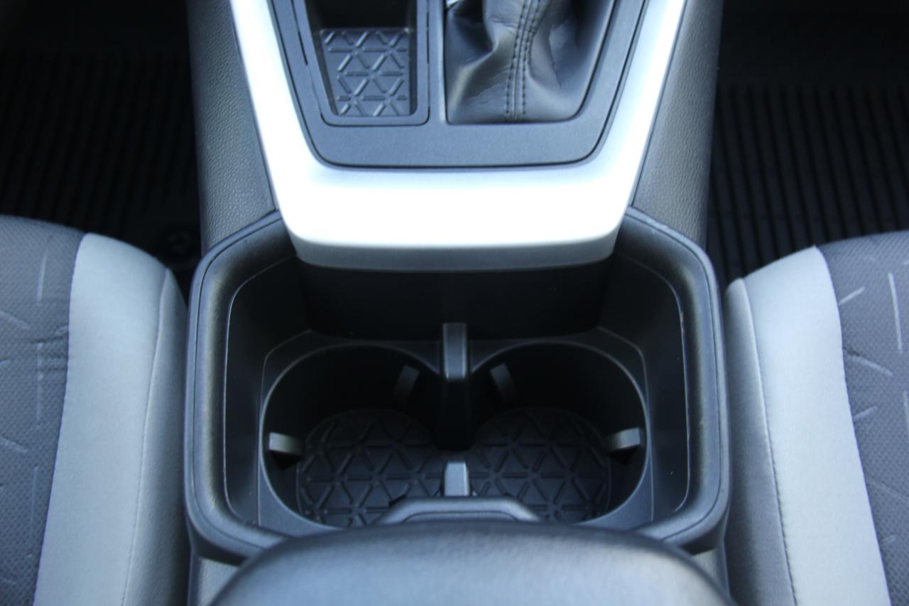 Toyota RAV4 XLE 2025