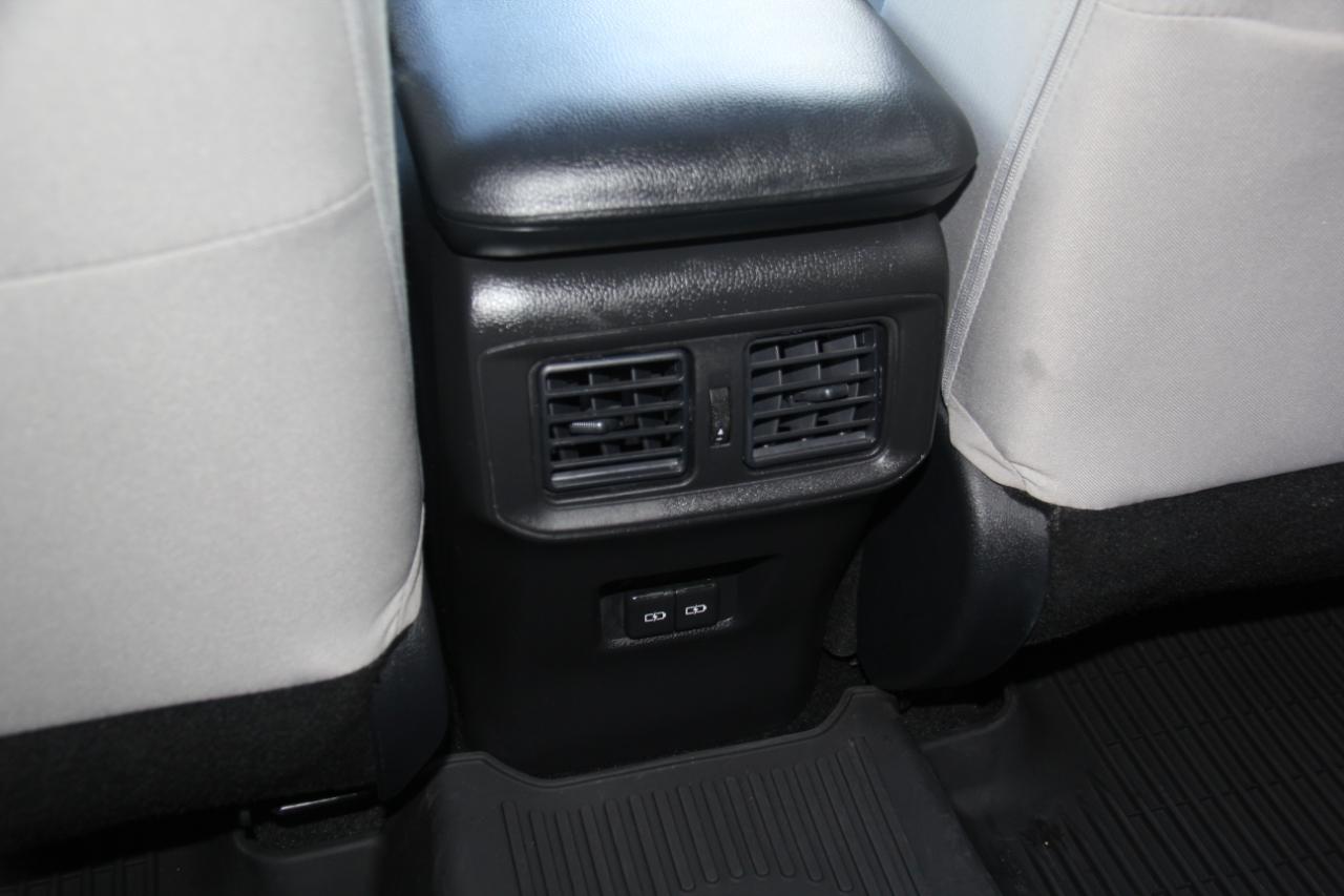 Toyota RAV4 XLE 2025