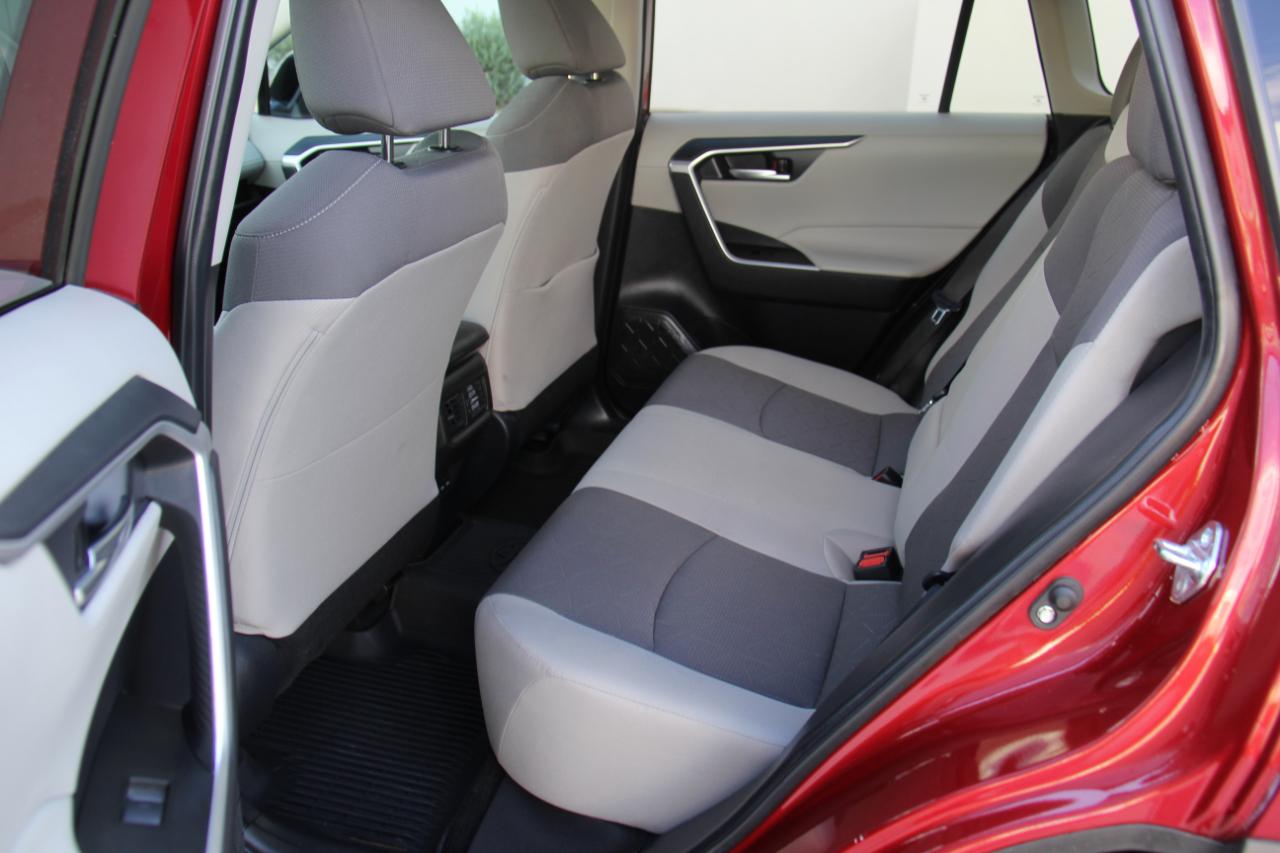 Toyota RAV4 XLE 2025