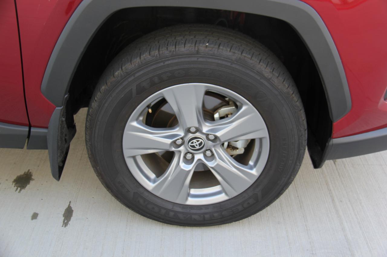 Toyota RAV4 XLE 2025