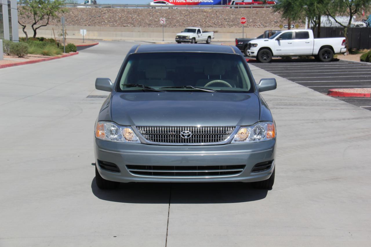 Toyota Avalon XL 2000
