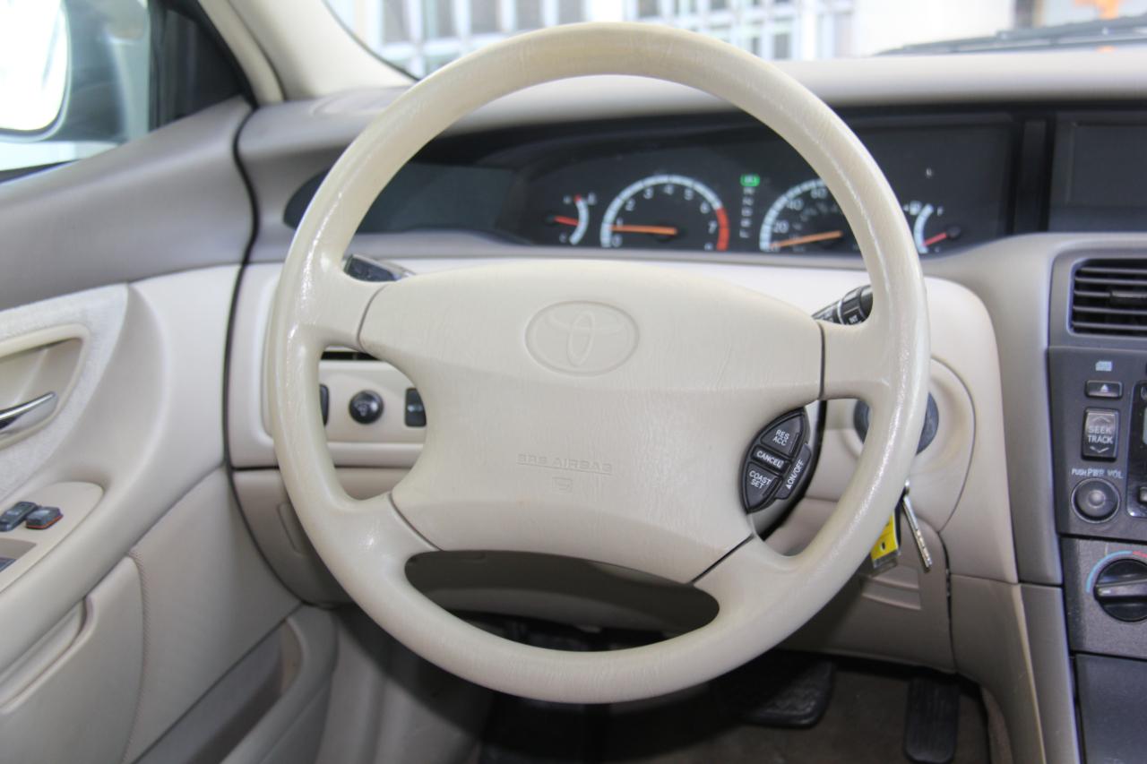 Toyota Avalon XL 2000