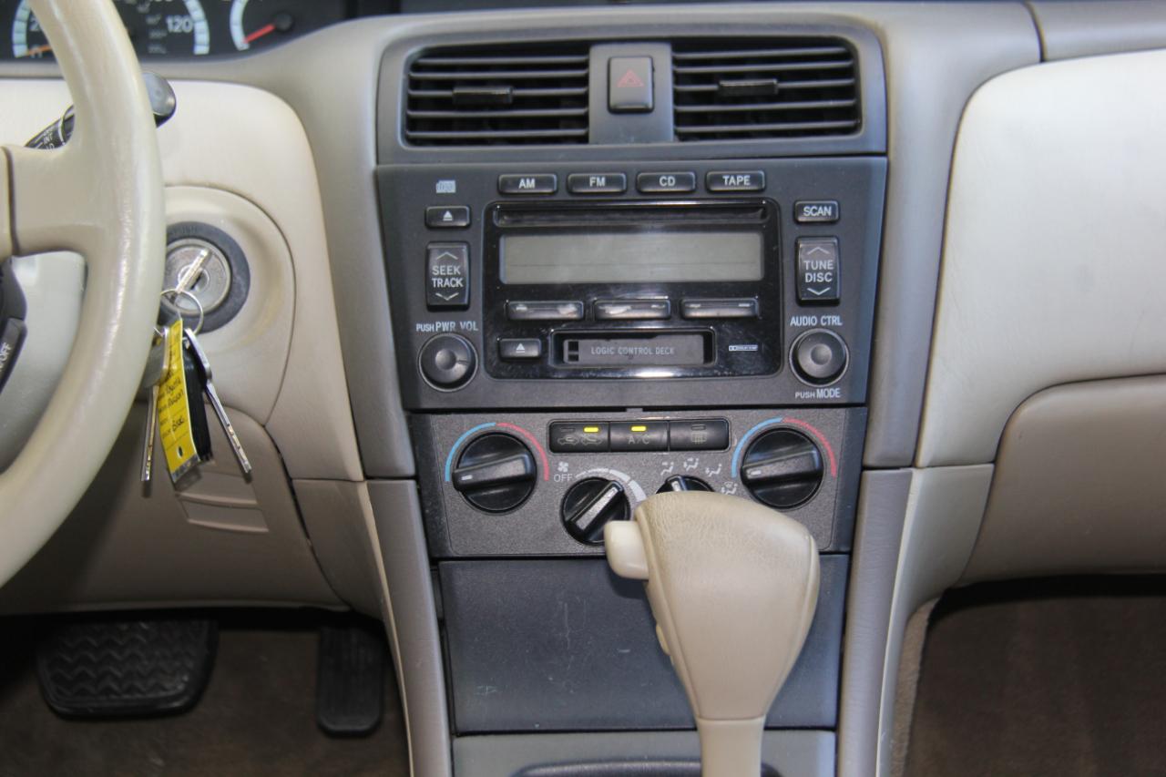 Toyota Avalon XL 2000
