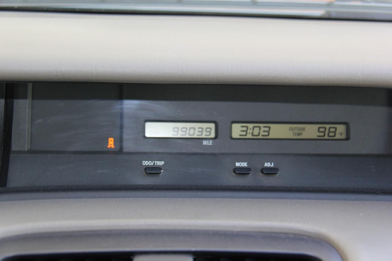 Toyota Avalon XL 2000