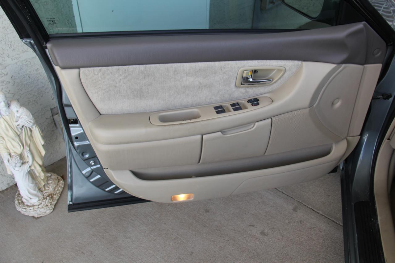 Toyota Avalon XL 2000