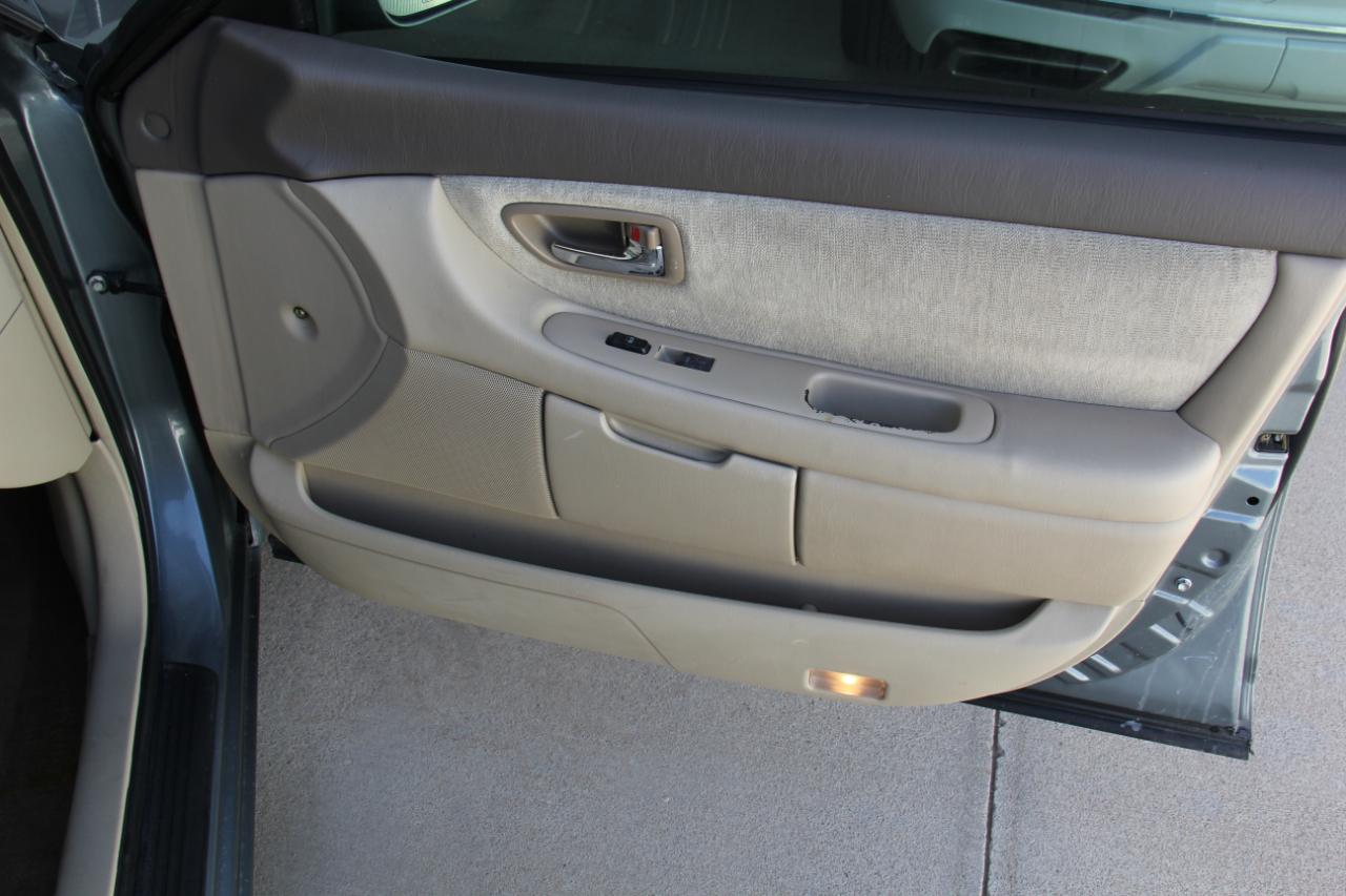 Toyota Avalon XL 2000