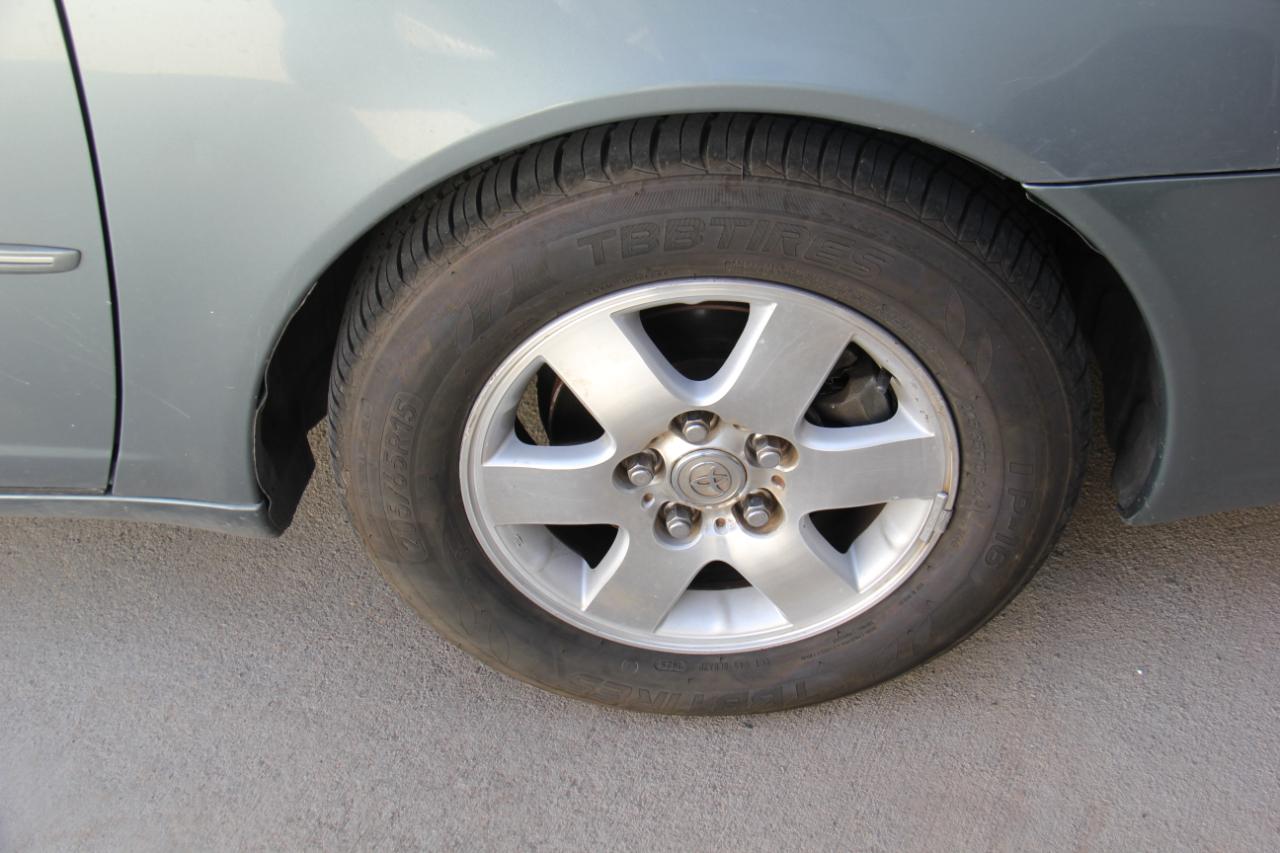 Toyota Avalon XL 2000