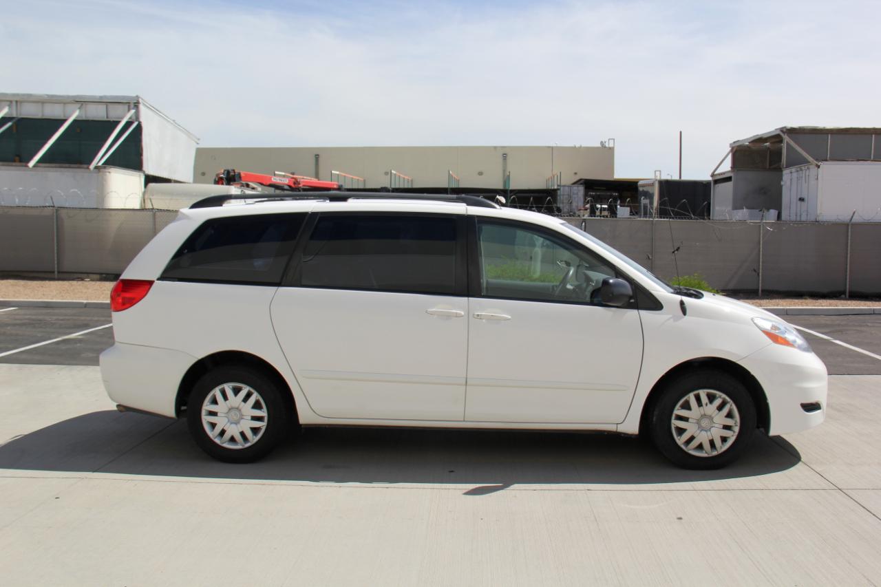 Toyota Sienna CE FWD 7-Passenger 2007