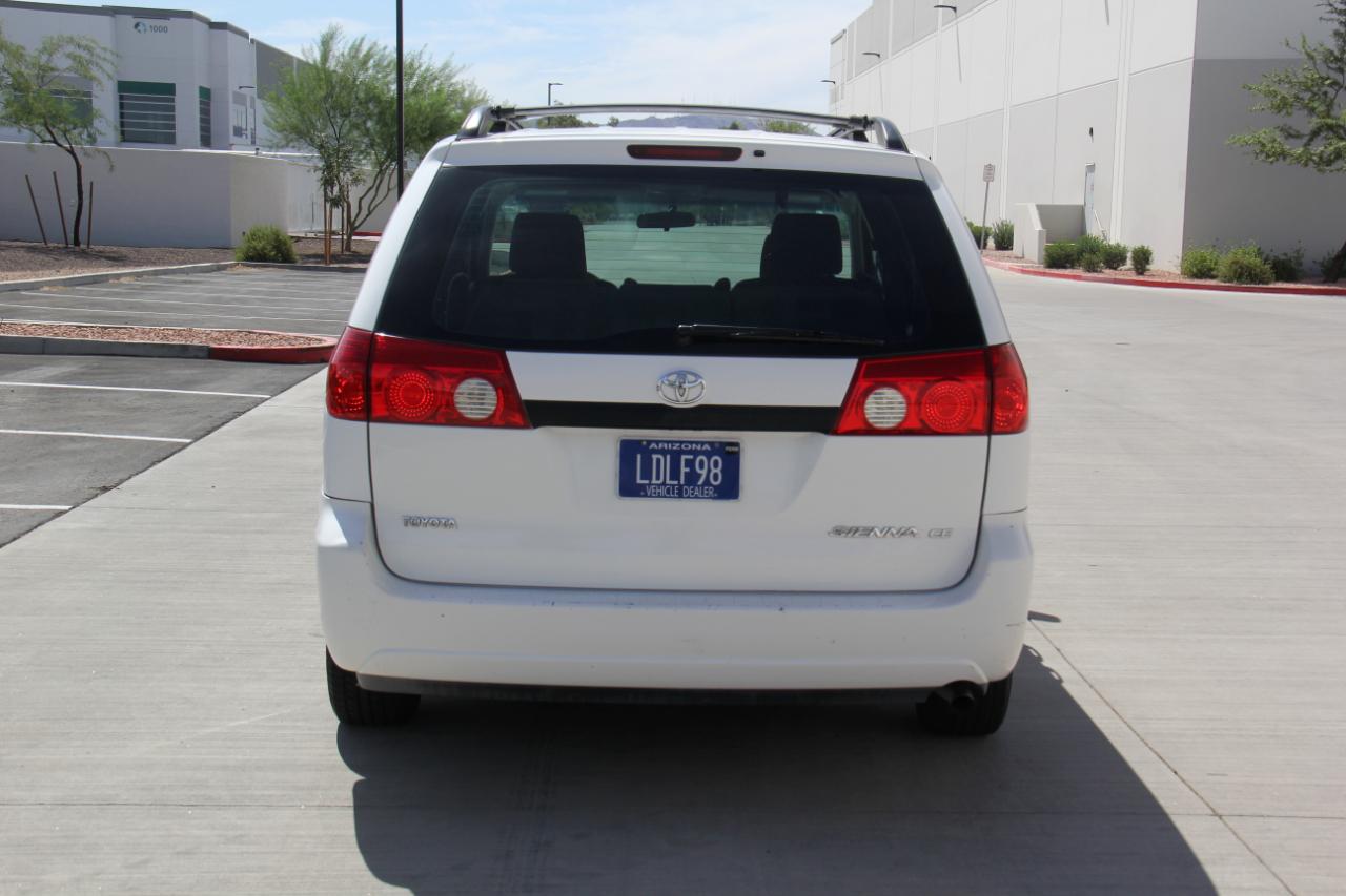 Toyota Sienna CE FWD 7-Passenger 2007