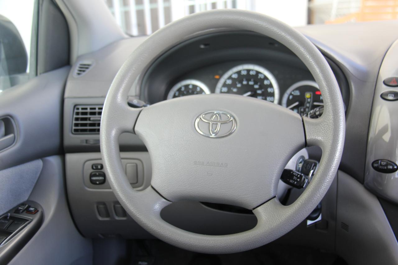 Toyota Sienna CE FWD 7-Passenger 2007
